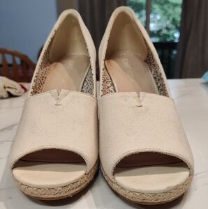 TOMS "MICHELLE" WOMEN'S 3.5" WEDGE HEAL OFF-WHITE CANVAS SHOES SIZE 11M